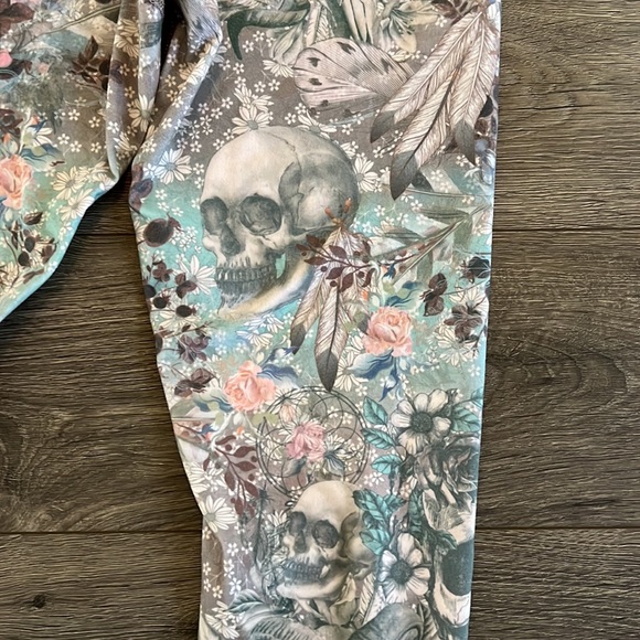 Evolution and Creation Skull Leggings Sz ~> Medium - Picture 4 of 5
